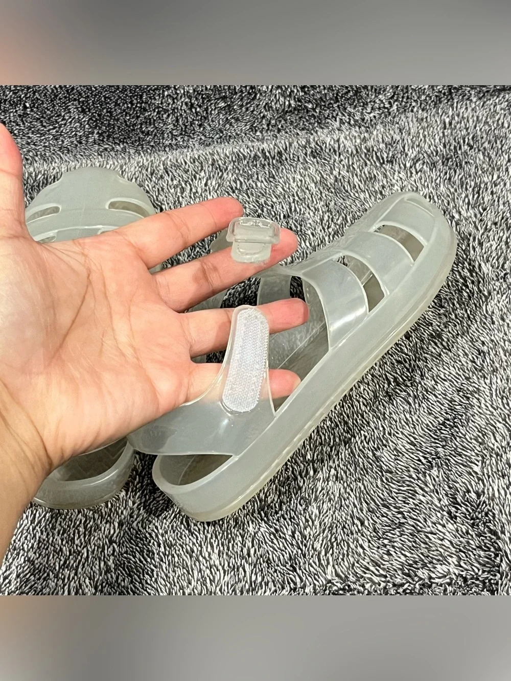 Old Navy fisherman style transparent jelly sandals for toddler girls size 9